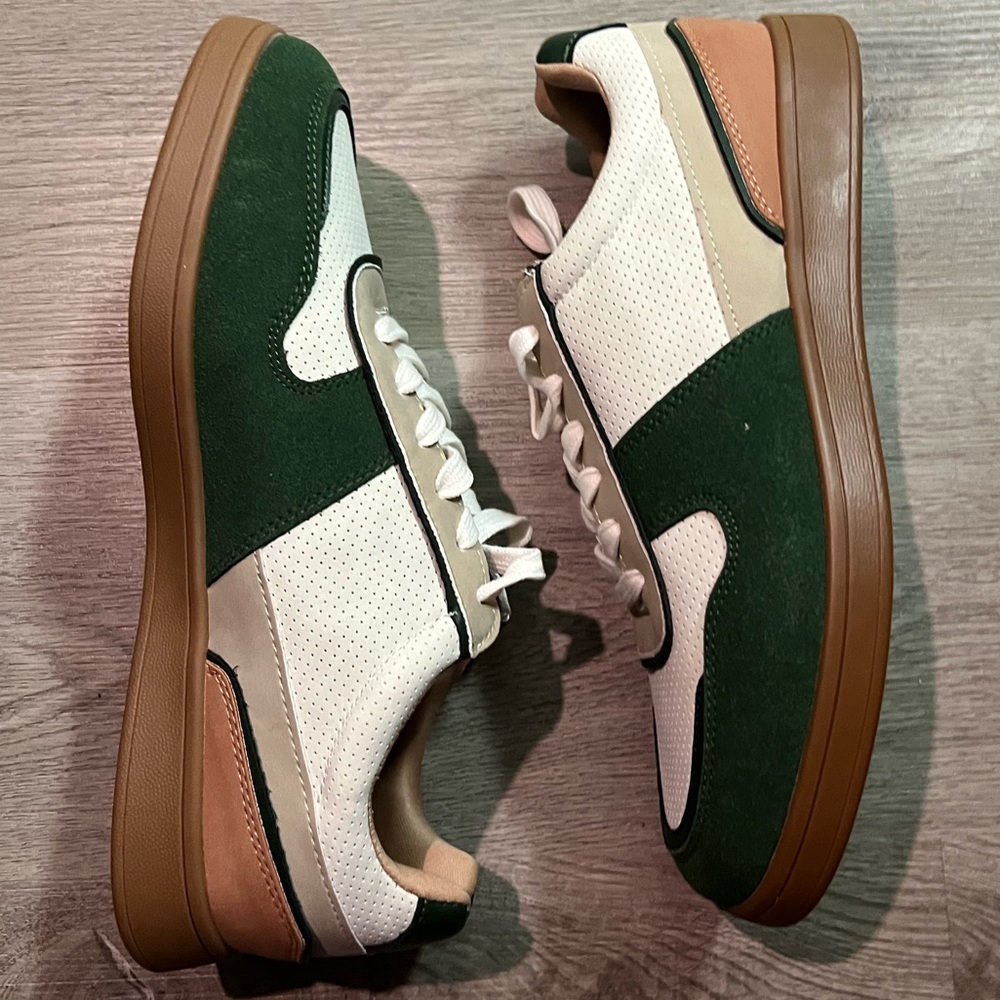 Brand new Syllas Sneaker